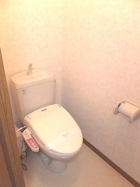 ベルパーク 温水洗浄便座付き。