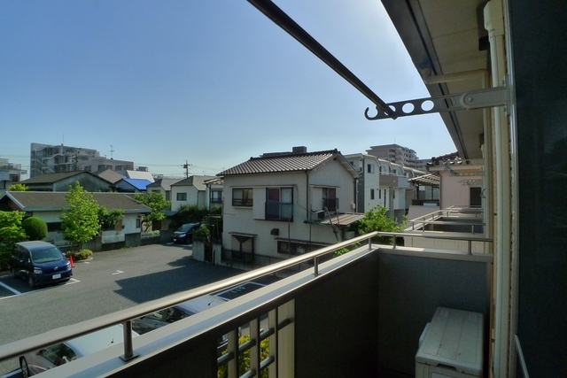 グリーンコート多摩川 目の前は駐車場で明るい南向き♪